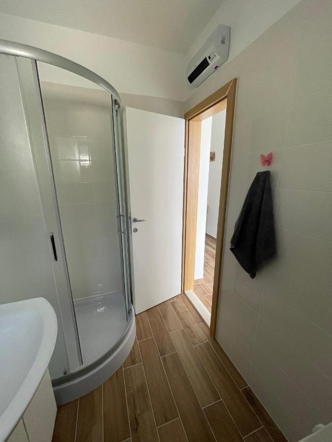 Appartement Apartman Solin 2, Parking Extérieur photo